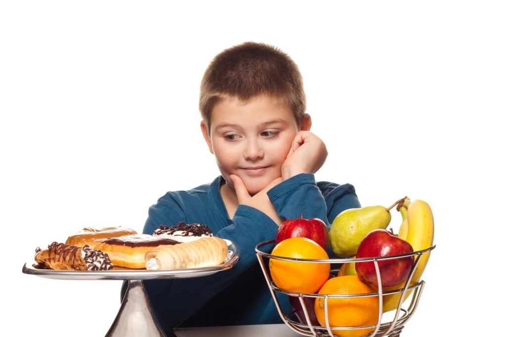 ბავშვის დიეტადან არაჯანსაღი შაქრიანი საკვების აღმოფხვრა ხილის სასარგებლოდ